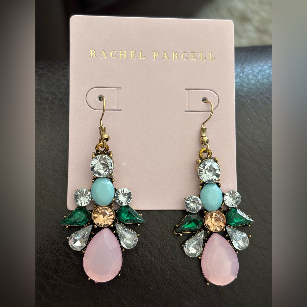 New Rachel Parcell Gold Tone Rhinestone Earrings Beautiful 2.5” Drop